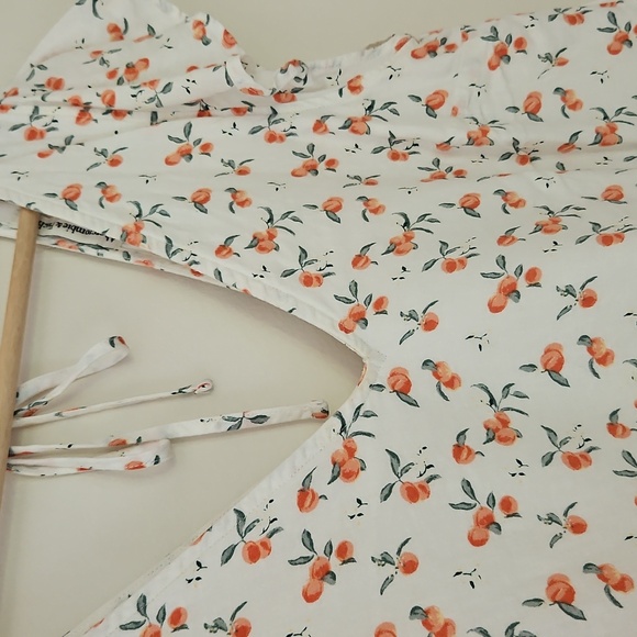 Abercrombie & Fitch White Floral V-Neck Blouse - Picture 5 of 5